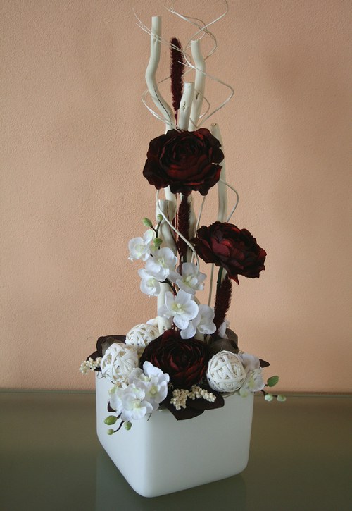 Celoroční dekorace - Ranunculus s orchidejemi — foto 3