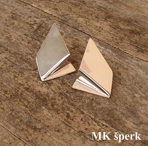 Minimalistické geometrické náušnice — foto 3