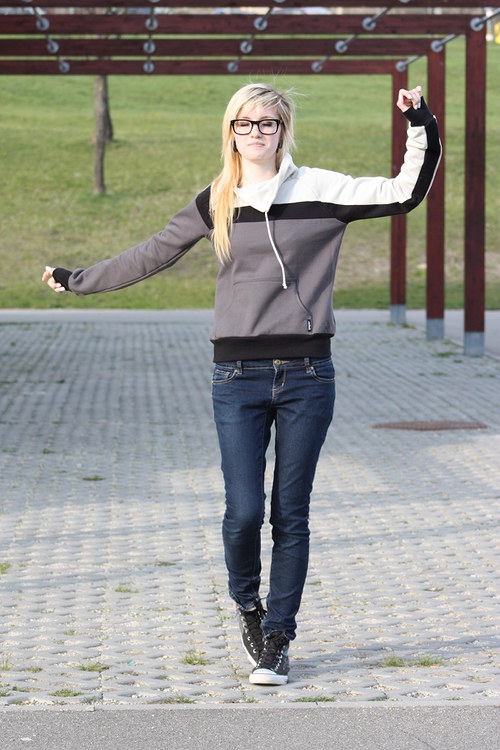 Mikina SLEVA 50 % — foto 2