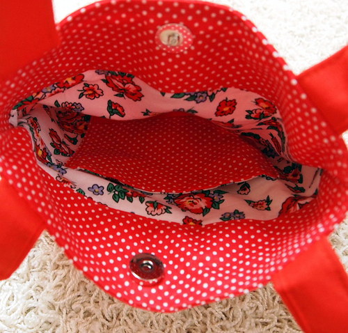Knoflíčkatá kabelka — foto 5