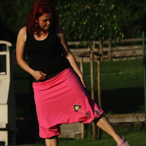 Kalhoty/ sukně s houbičkami — foto 3