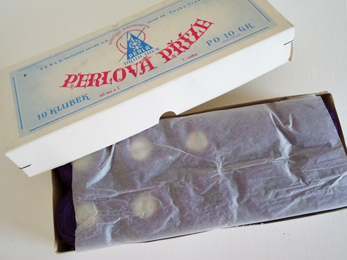 Vintage krabice perlové příze. — foto 2