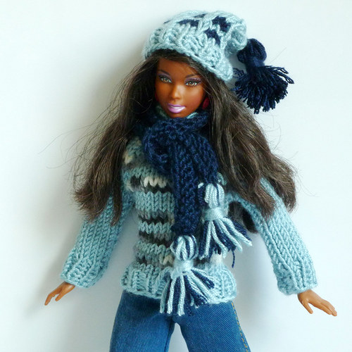 BLUE svetr a kulich pro Barbie — foto 4