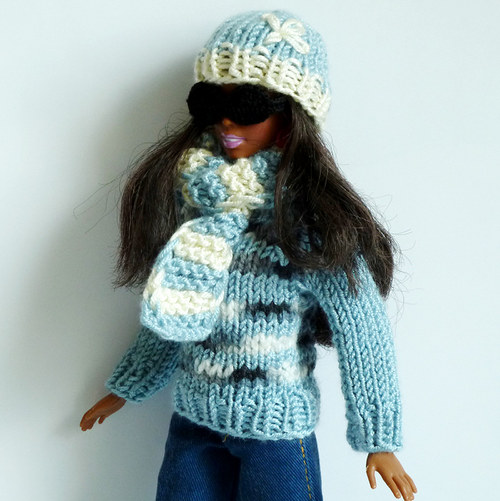 BLUE svetr a kulich pro Barbie — foto 5