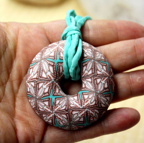 Hnědotyrkysový... donut — foto 3