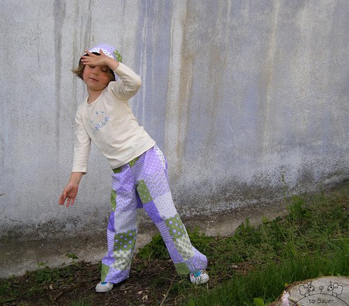 Kompletek plátěné kalhoty a klobouček — foto 5
