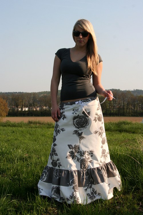 Sukně plná růží — foto 3