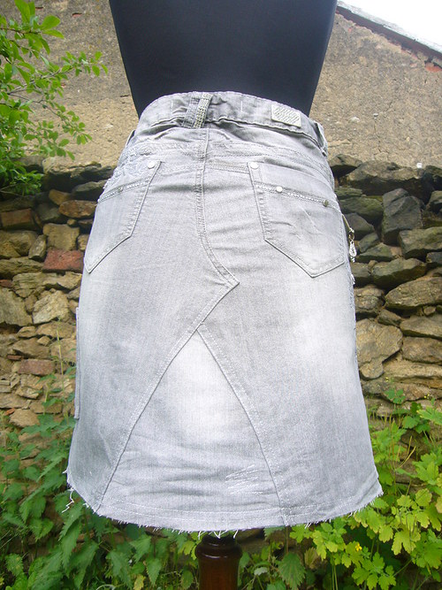 Stříbrně šedivá denimka — foto 4