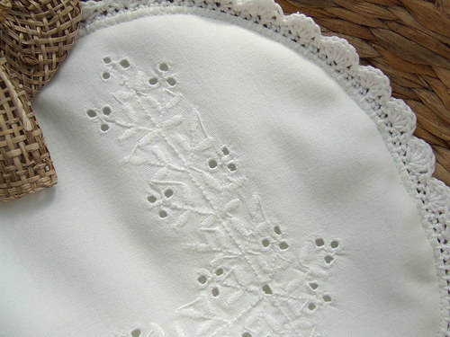 Sněhobílý ubrousek — foto 2