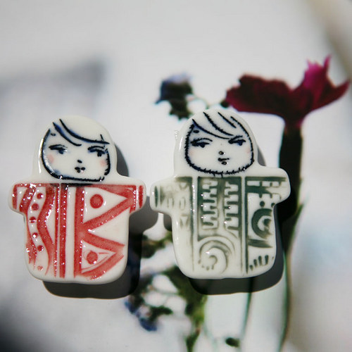 Onoínek Green (porcelánová brož) — foto 6