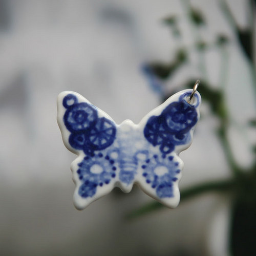 Modré létání (porcelán.přívěsek) — foto 4