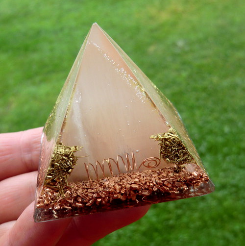 Orgonit - 5 x 4,5cm - Dvojitá pyramida — foto 3