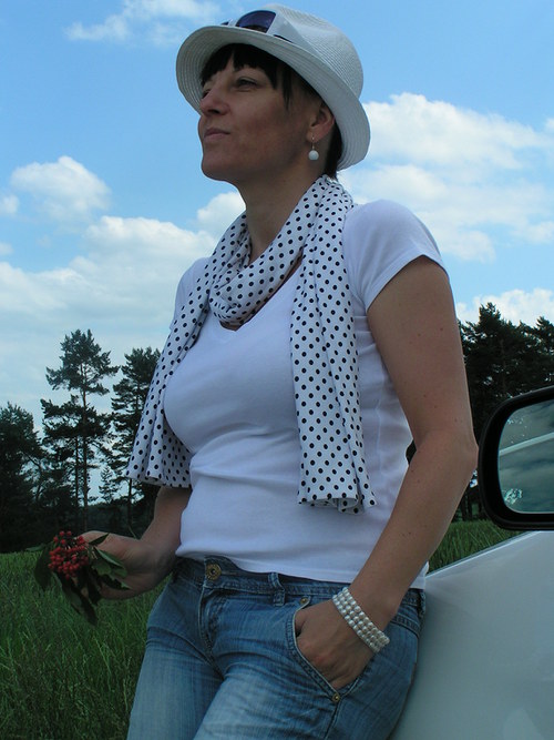 Bolerkošála bílá puntík — foto 2