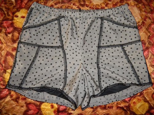 Set - retro šortky plus náušnice — foto 4