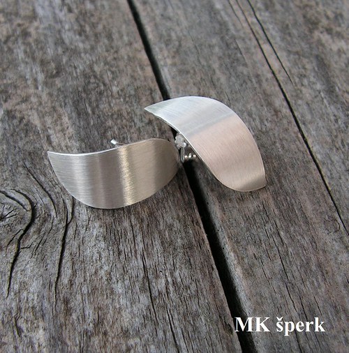 Stříbrné minimalistické náušnice — foto 2
