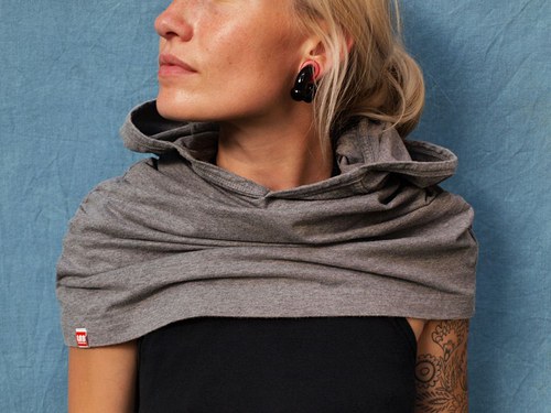 Neck-on s kapucí — foto 2