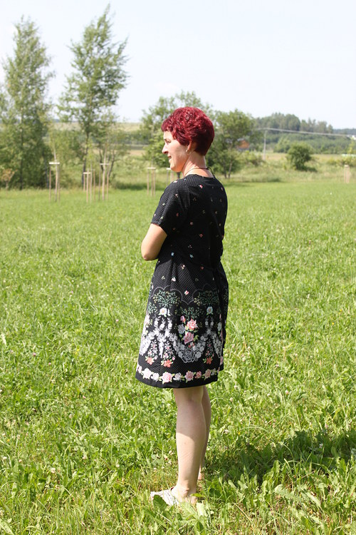Černé s růžema — foto 2