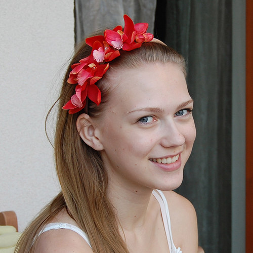 Větvička červené orchidejí ... čelenka — foto 3