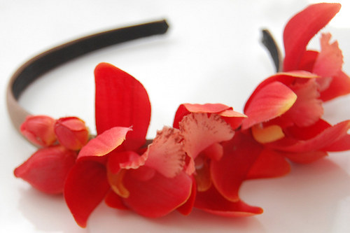 Větvička červené orchidejí ... čelenka — foto 4