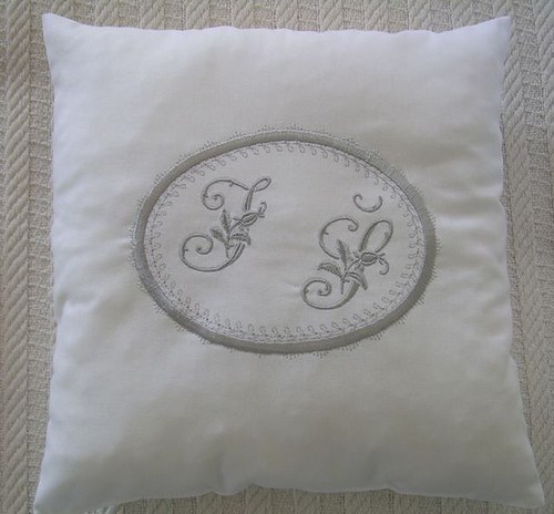 Polštářek s monogramem — foto 2