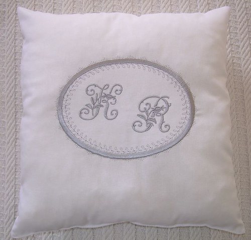 Polštářek s monogramem — foto 3