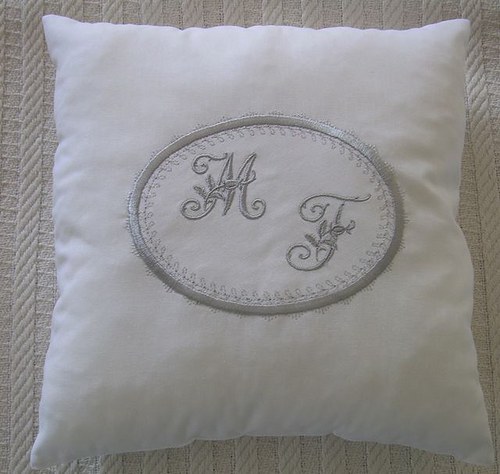 Polštářek s monogramem — foto 4