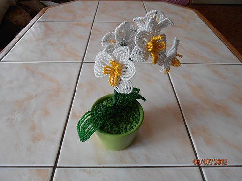 Mini orchidej z korálků — foto 2
