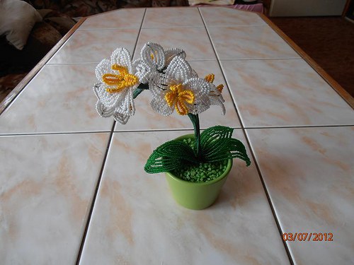 Mini orchidej z korálků — foto 3