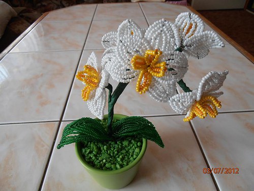 Mini orchidej z korálků — foto 4