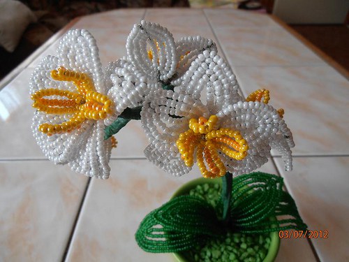 Mini orchidej z korálků — foto 6