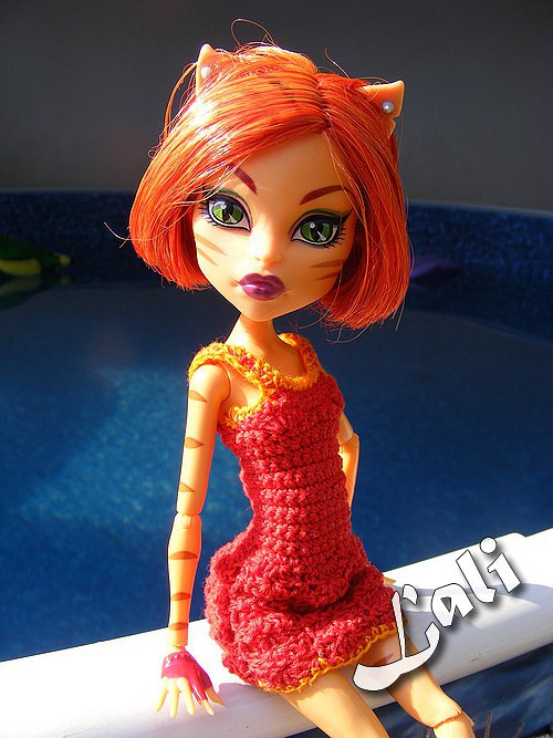 Háčkované šatičky pro Monster High — foto 2