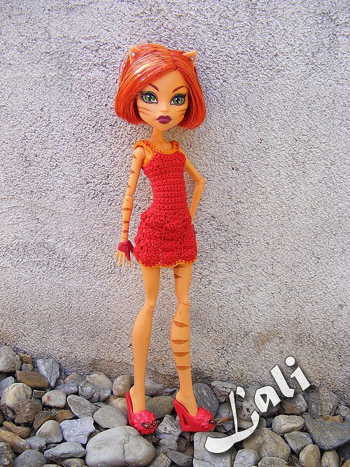 Háčkované šatičky pro Monster High — foto 3