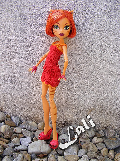 Háčkované šatičky pro Monster High — foto 4
