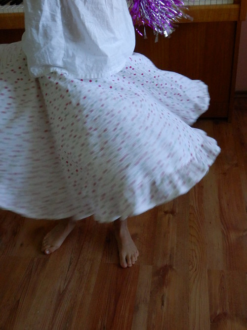 Dívčí kolová taneční puntíkatá — foto 2