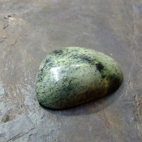 Serpentyn chytha, kabošon č.305 — foto 2