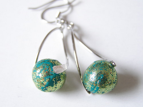 Tm.zelená se sv.zelenými glittery — foto 4