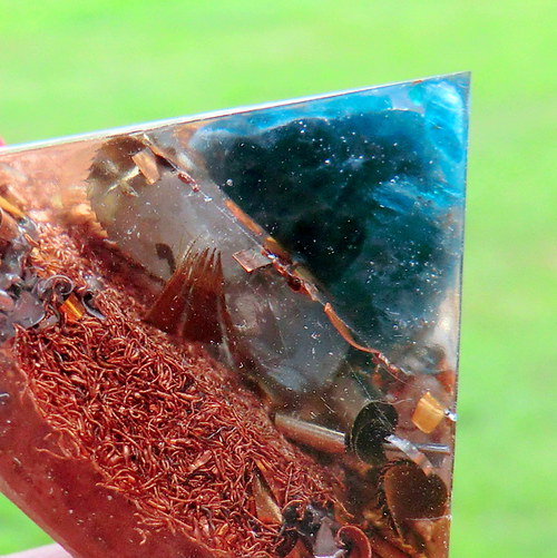Orgonit - Pyramida5* 5x4,5cm - Apatit — foto 3