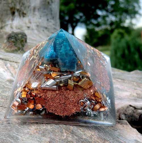 Orgonit - Pyramida5* 5x4,5cm - Apatit — foto 5