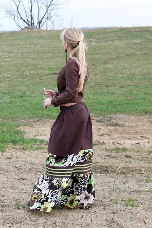 Kdo mě najde v trávě:-) sukně — foto 5