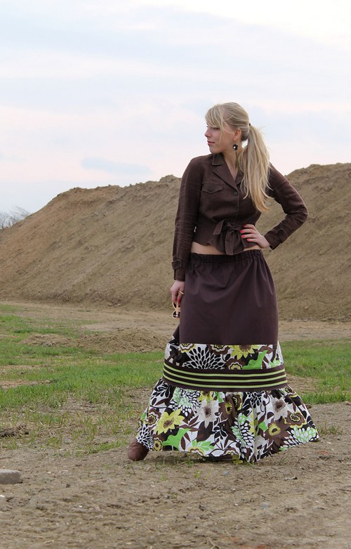 Kdo mě najde v trávě:-) sukně — foto 6