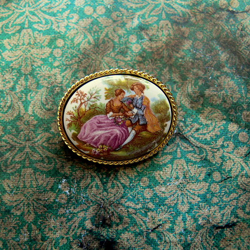 Porcelánová brož — foto 2