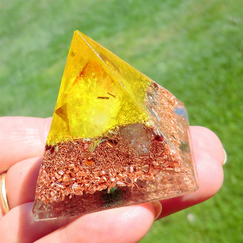 Orgonit Pyramida 4x4 *Sluníčkový citrín* — foto 4