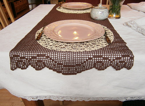 Hnědý háčkovaný běhounek — foto 5