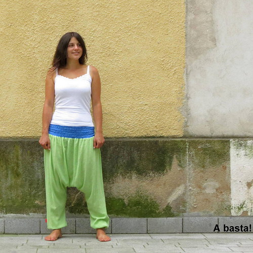 Lehké bavlněné kalhoty. — foto 6