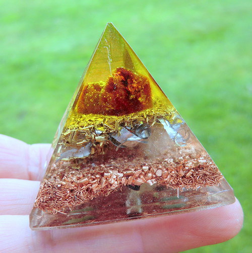 Orgonit *Pyramida1* 4x4 Sluníčkový tmavý citrín — foto 3