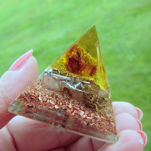 Orgonit *Pyramida1* 4x4 Sluníčkový tmavý citrín — foto 5