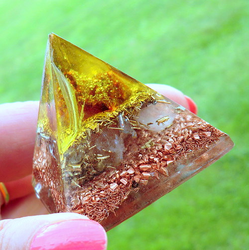 Orgonit *Pyramida1* 4x4 Sluníčkový tmavý citrín — foto 6