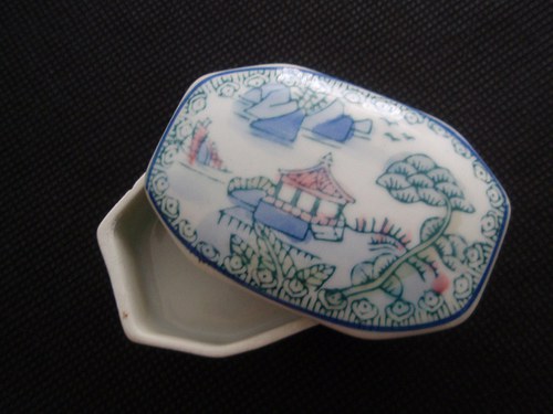 Porcelánová dóza v japonském stylu... — foto 3
