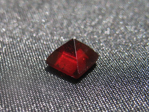 Granát Pyrop, 5x5x4 mm, 1,2ct., — foto 4