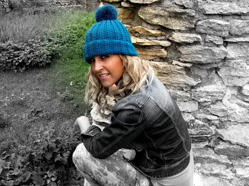 Dámská zimní čepice s bambulí — foto 3